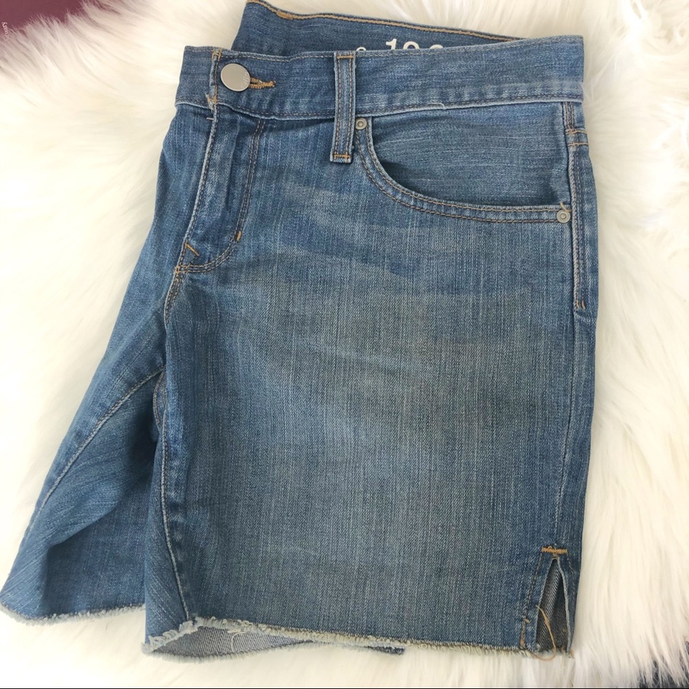 Gap 1969 Boyfriend Cut Off Shorts 26/2